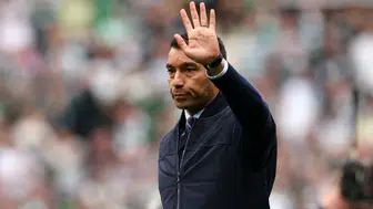 Giovanni van Bronckhorst, dünya devine imza attı