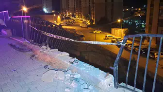 Karaman'da dehşet: Otomobil bariyerlere çarparak asılı kaldı!