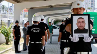 Görevi başında kalp krizi geçiren polis memuru hayatını kaybetti