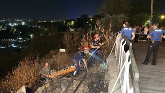 Antalya’da dehşet anları: 15 yaşındaki çocuk falezlerden kayalıklara düştü!