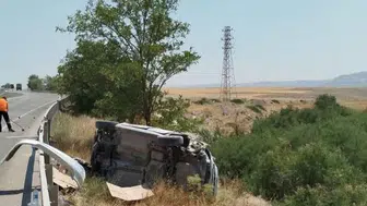 Ankara’da feci kaza! Otomobil bariyerlere çarptı: 5 yaralı