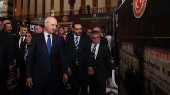 TBMM Başkanı Kurtulmuş, 15 Temmuz'da TBMM'de karanfil bıraktı ve demokrasi sergisini açtı