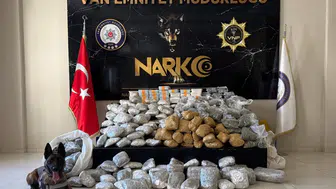 Van Gürpınar’da dev operasyon: Yün çuvallardan 122 kilo uyuşturucu çıktı