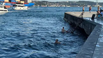 Sıcaktan bunalan İstanbullular sahillere akın etti!