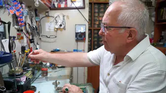 Antalya'da saat ustası çırak bulamıyor: Bu meslek yavaş yavaş kayboluyor!