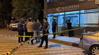 Manisa'da emlak ofisinde silahlı kavga: 1 ölü, 3 yaralı!