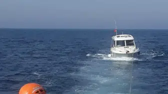 Büyükçekmece'de panik anları: Tekne sürüklendi