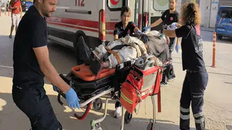 Fabrikanın çatısından düşen işçi hayatını kaybetti