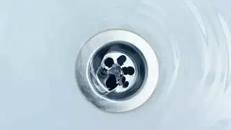 Giderlerden gelen kötü kokulara son! Evdeki 3 malzemeyle 10 dakikada temizlik mucizesi