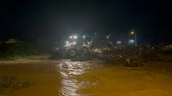 Çanakkale'de sağanak nedeniyle Kepez Çayı taştı