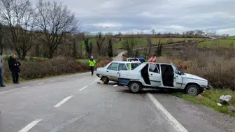 Balıkesir Gönen’de iki otomobil çarpıştı : 6 yaralı