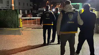 Manisa'da maskeli 2 kişi kuyumcuyu soydu: Şüpheliler İzmir'de yakalandı