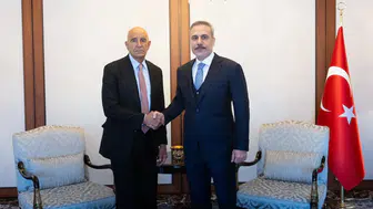 Bakan Fidan, ABD Suriye Temsilcisi Barrack ile bir araya geldi