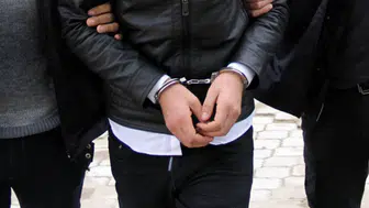 Kümesteki öksürük ele verdi : İzmir'de 44 yıl hapis cezası olan firari yakalandı