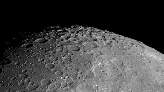 Çinli bilim insanları Ay'da daha önce rastlanılmamış madde tespit etti!