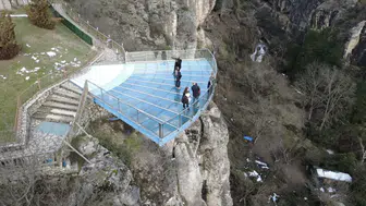 Karabük'te bulunan Türkiye'nin ilk cam seyir terası ziyaretçi akınına uğradı!