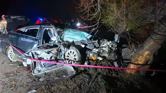 Bursa’da feci kaza: Kontrolden çıkan araç ağaca çarptı, 2 ölü!