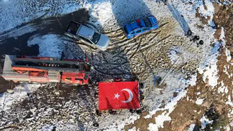 Amanos Dağları'ndaki Türk Bayrağı yenilendi