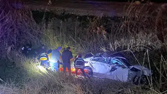 Adana'da otomobil dere yatağına devrildi: Ölü ve yaralılar var