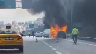 TEM Otoyolu’nda korkutan yangın: FSM Köprüsü girişinde araç alev alev yandı!