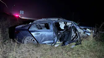 Uşak'ta devrilen otomobil can aldı: Ölü ve yaralılar var