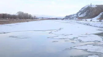 Türkiye'nin en uzun nehri Kızılırmak buz tuttu
