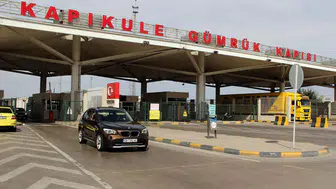 Kapıkule'de iki otomobil denetlendi: 20 kilo 812 gram esrar ele geçirildi!