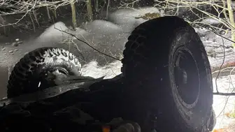 İnegöl'de kar yağışı nedeniyle cip uçurumdan yuvarlandı: 5 kişi yaralandı