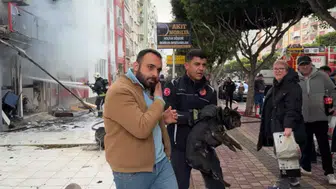 Antalya Kepez mobilya atölyesi yangını: 4 köpek kurtarıldı, 3 yaralı