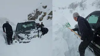 Van'da araçlarıyla seyir halindeki aile, çığın altında kalmaktan son anda kurtuldu