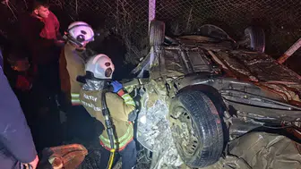 Hatay'da iki otomobil çarpıştı: 2 kişi hayatını kaybetti, 3 kişi yaralandı