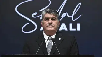 Beşiktaş taraftarı, Başkan Serdar Adalı'ya tepki gösterdi!