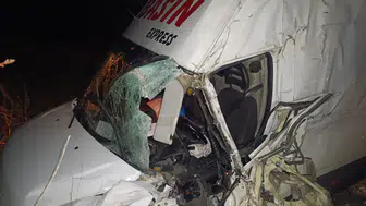 Afyonkarahisar'da şarampole giren minibüste 2 kişi yaralandı