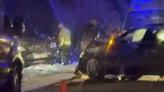 Bartın'da otomobil karşı şeritten gelen araçla çarpıştı: 6 kişi yaralandı