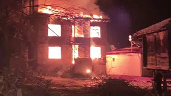 Ordu Ünye’de korkutan yangın: İki katlı müstakil ev küle döndü