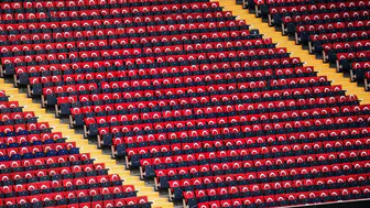Fenerbahçe tribünleri Türk bayrağıyla donatıldı