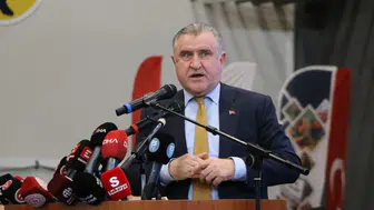 Bakan Bak Eskişehir'de spor salonu açılışında konuştu: 6 yılda 12 milyon kişiye yüzme öğretildi