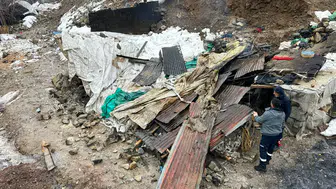 Van'da tandır evinin çökmesi sonucu babaanne ve torunu yaralandı