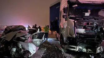 Erzurum'da SUV araç ile tır çarpıştı : Çok sayıda ölü var