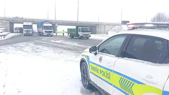 Kar yağışı nedeniyle Kayseri - Malatya yolu ulaşıma kapandı