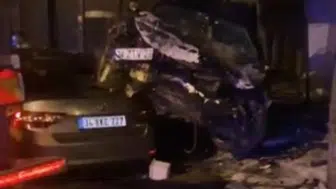 Sultanbeyli'de feci kaza : Önce yayaya sonra 4 araca çarptı!