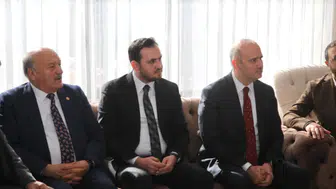 AK Parti Genel Başkan Yardımcısı Ömer İleri, Elazığ’da depremzedeleri ziyaret etti