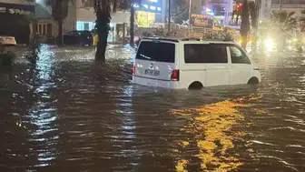 Bodrum'da sağanak yağış uyarısı : Okullar yarın tatil edildi