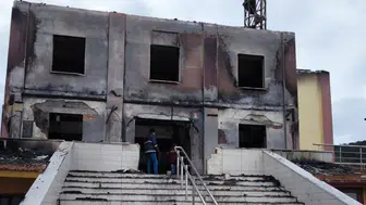 Bolu Mengen'de yanan camide enkaz kaldırma çalışmaları başladı