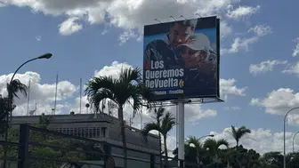 Maduro ve eşi için 'Sizleri geri istiyoruz' pankartları asıldı