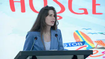 Lal Denizli kimdir? Çeşme Belediye Başkanı kaç yaşında, nereli ve hangi partiden?