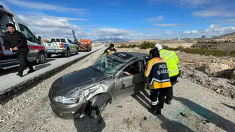 Karaman'da kaza : Araç yaklaşık 80 metre savruldu