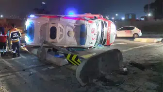 Kartal'da ambulans ile cip çarpıştı : Çok sayıda yarlı var