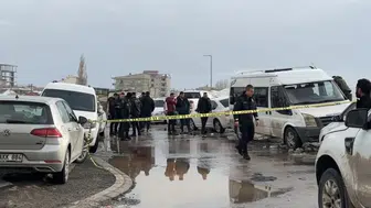 Hakkari'de silahla intihar girişimi : 23 yaşındaki genç ağır yaralandı