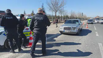 Kayseri'de 15 yaşındaki çocuğa otomobil çarptı